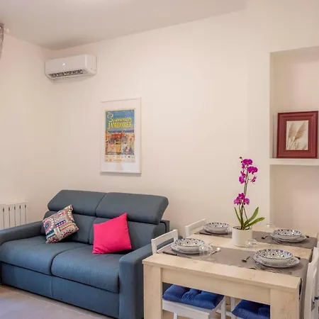 Bed E-bike Apartment Ancona